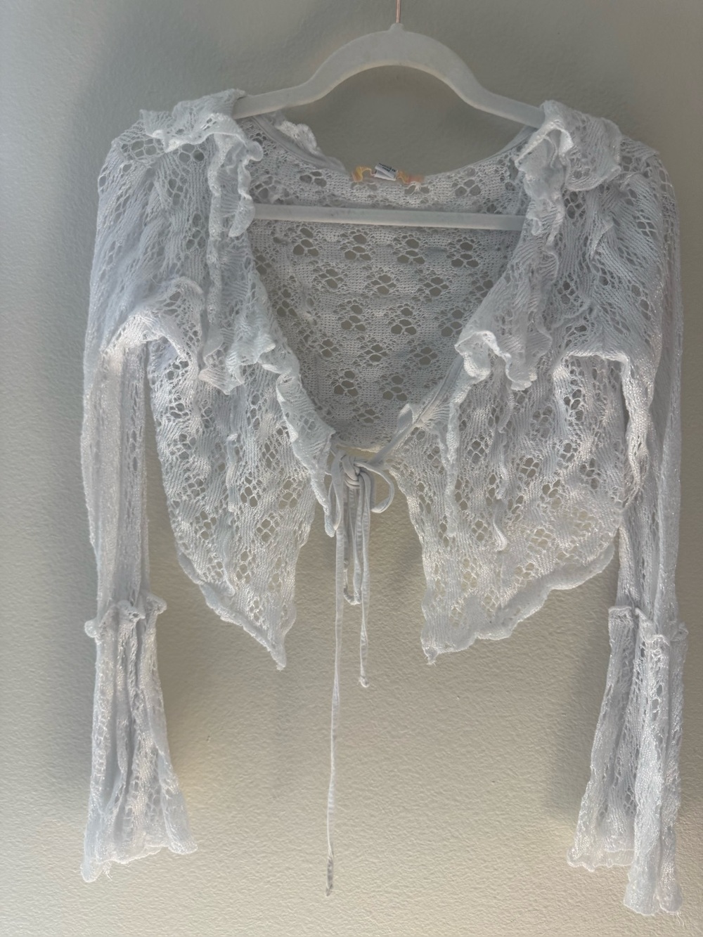 Urban Outfitters Ivory Floral Lace TieFront Cropped Cardigan w/ Bell Sleeve Sz M